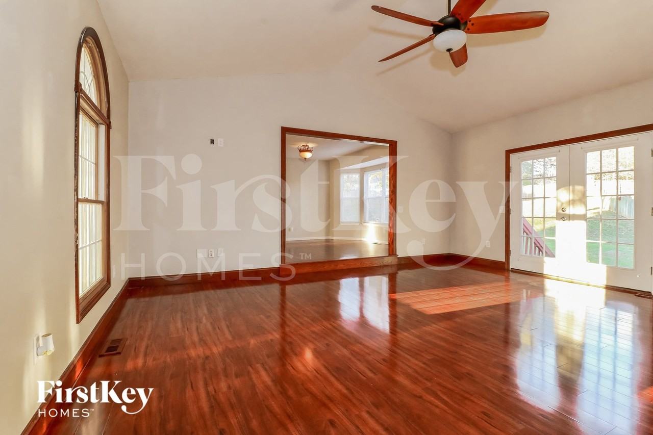 994 Sunset Farms Ct - Photo 4 of 14
