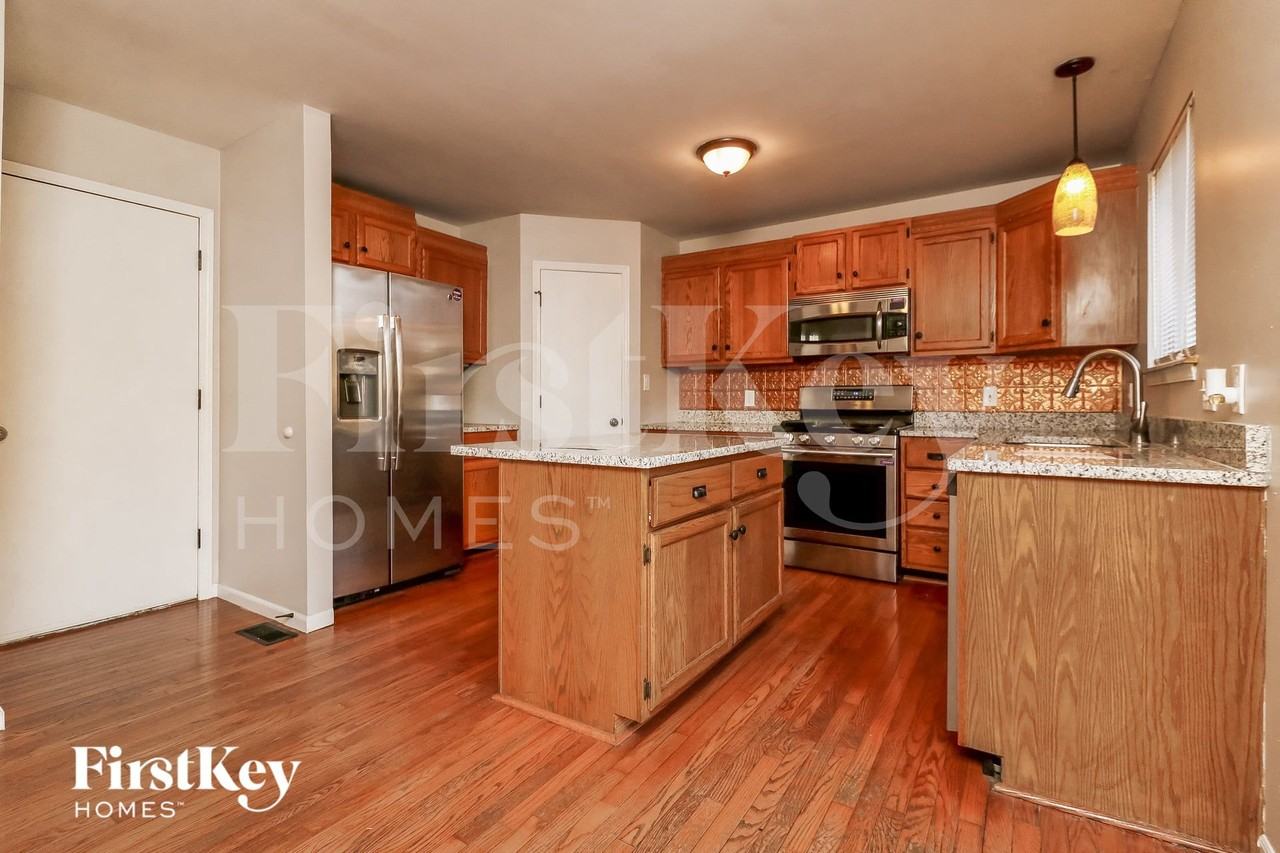 994 Sunset Farms Ct - Photo 7 of 14
