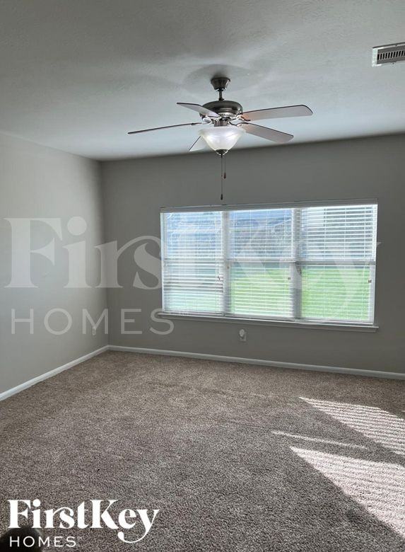 8911 Durham Manor Ln - Photo 2 of 11
