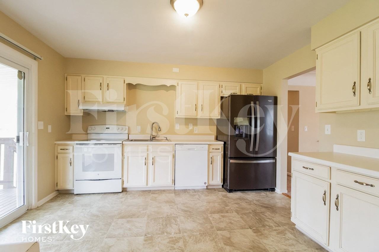 8431 Bluebird Dr - Photo 7 of 15