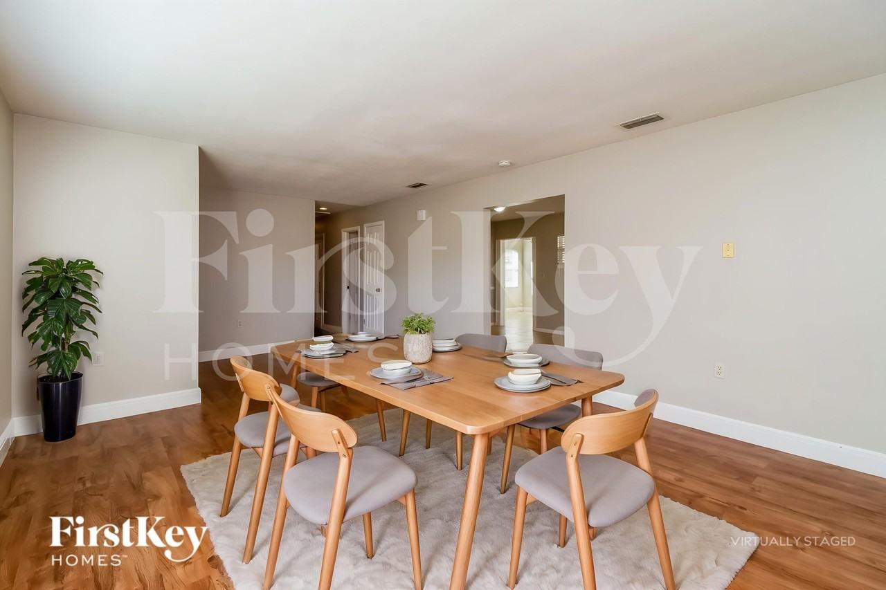 802 Morocco Ave - Photo 7 of 19