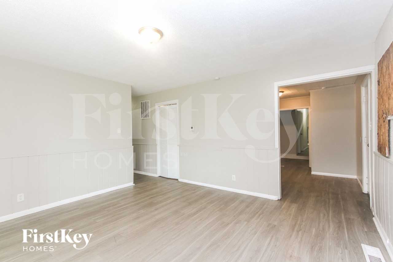 6714 Brookhaven Dr - Photo 2 of 16