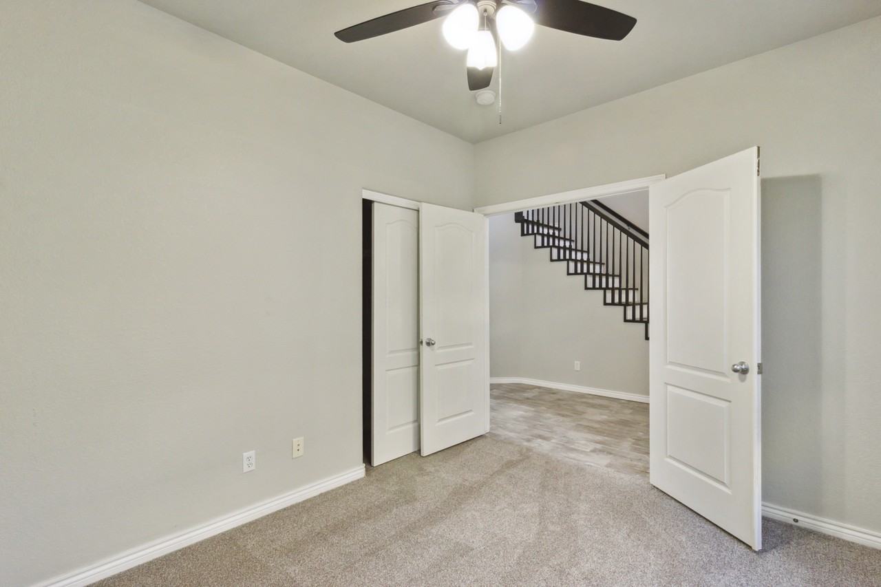5552 29th St #1 - Photo 5 of 12