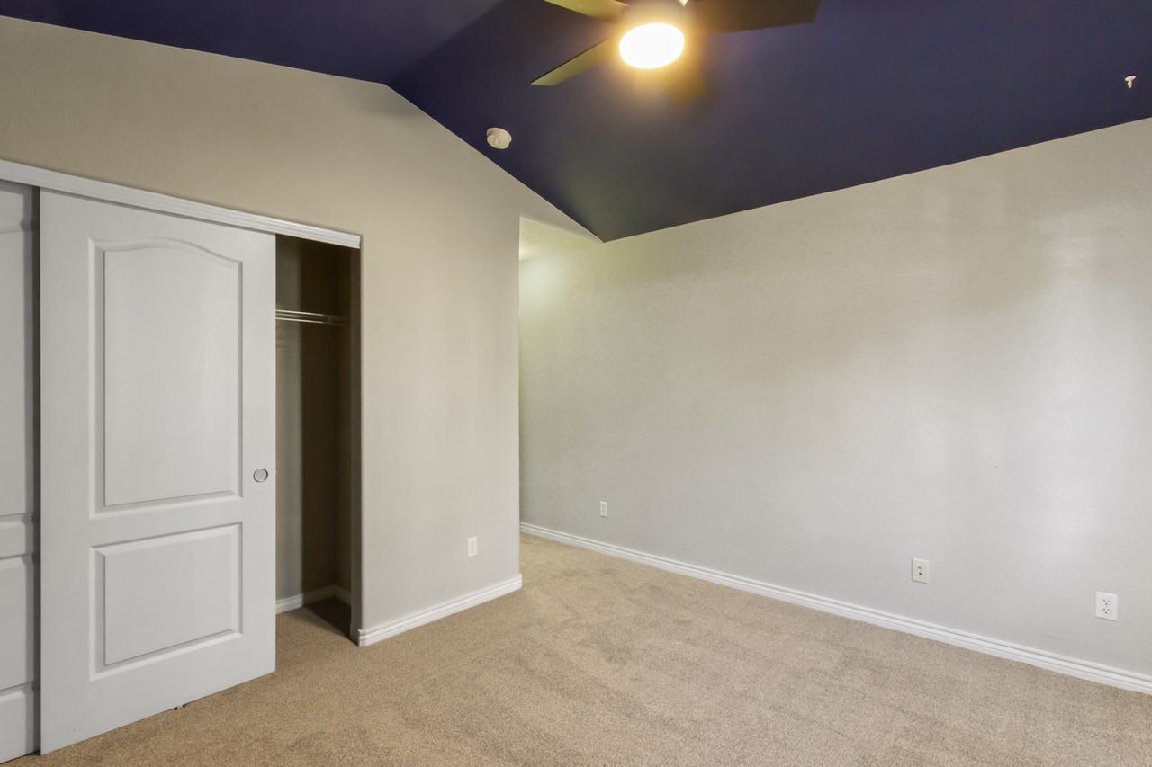 5552 29th St #1 - Photo 7 of 12