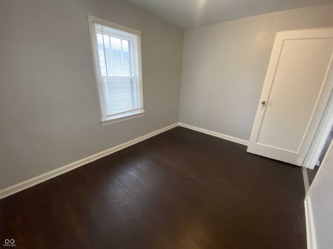 1308 N Chester Ave - Photo 7 of 10