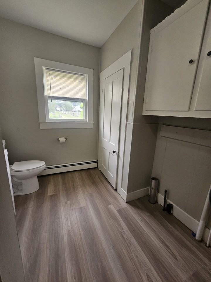1719 Walker St #2 - Photo 4 of 9
