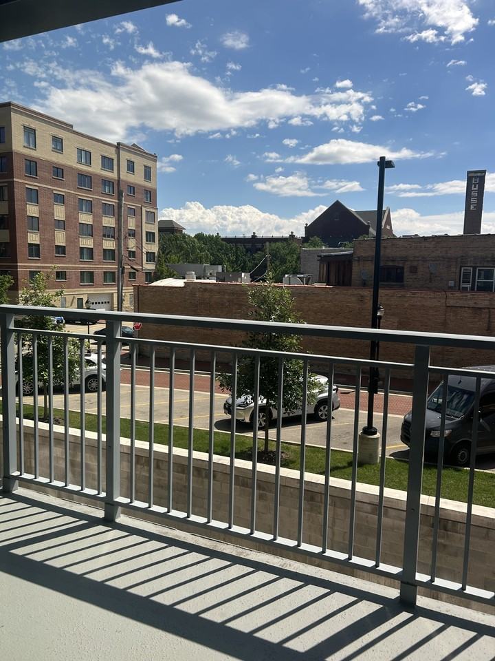 20 West Northwest Highway - Photo 5 of 33