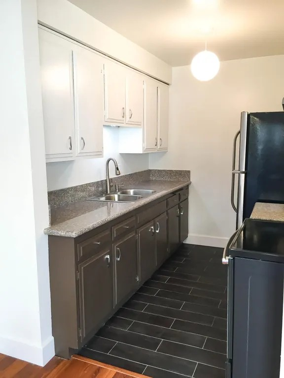 Ambrose Ave 4423 - Photo 3 of 11
