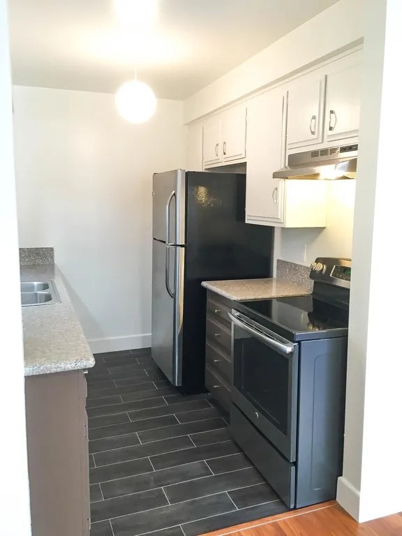 Ambrose Ave 4423 - Photo 4 of 11