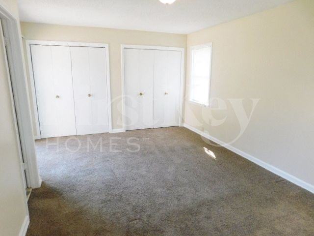3034 Oak Allee St - Photo 4 of 12
