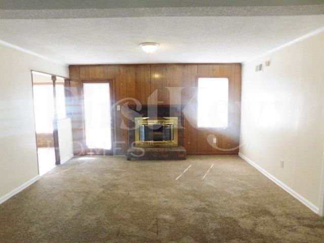 3034 Oak Allee St - Photo 5 of 12