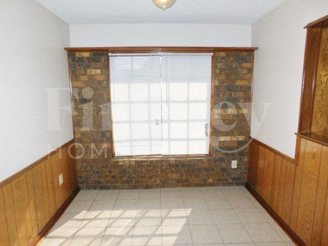 3034 Oak Allee St - Photo 6 of 12