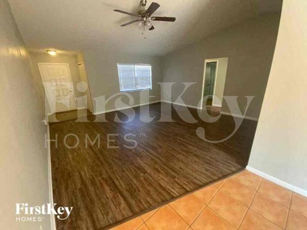 2813 Eagle Run Cir S - Photo 2 of 10