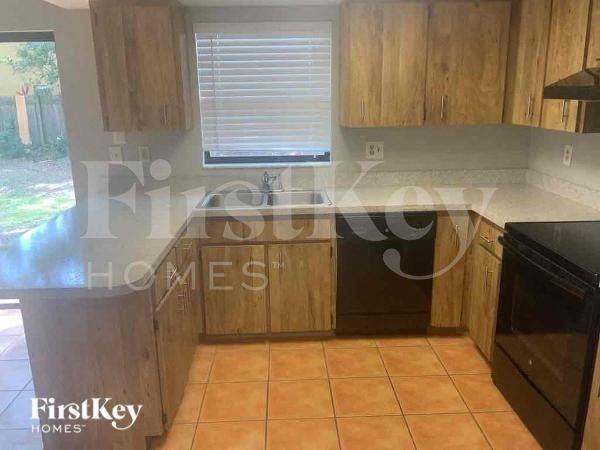 2813 Eagle Run Cir S - Photo 6 of 10