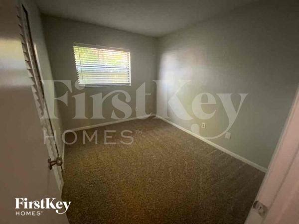 2813 Eagle Run Cir S - Photo 7 of 10