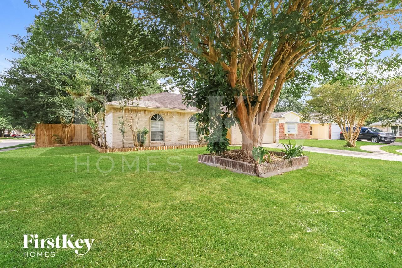 20327 Bridgedale Ln - Photo 2 of 19