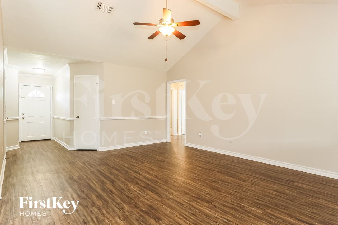 20327 Bridgedale Ln - Photo 4 of 19