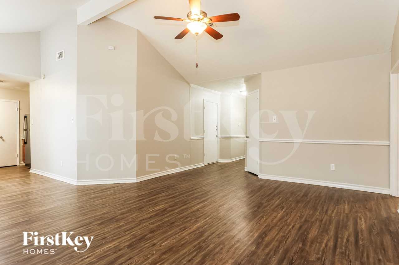 20327 Bridgedale Ln - Photo 6 of 19
