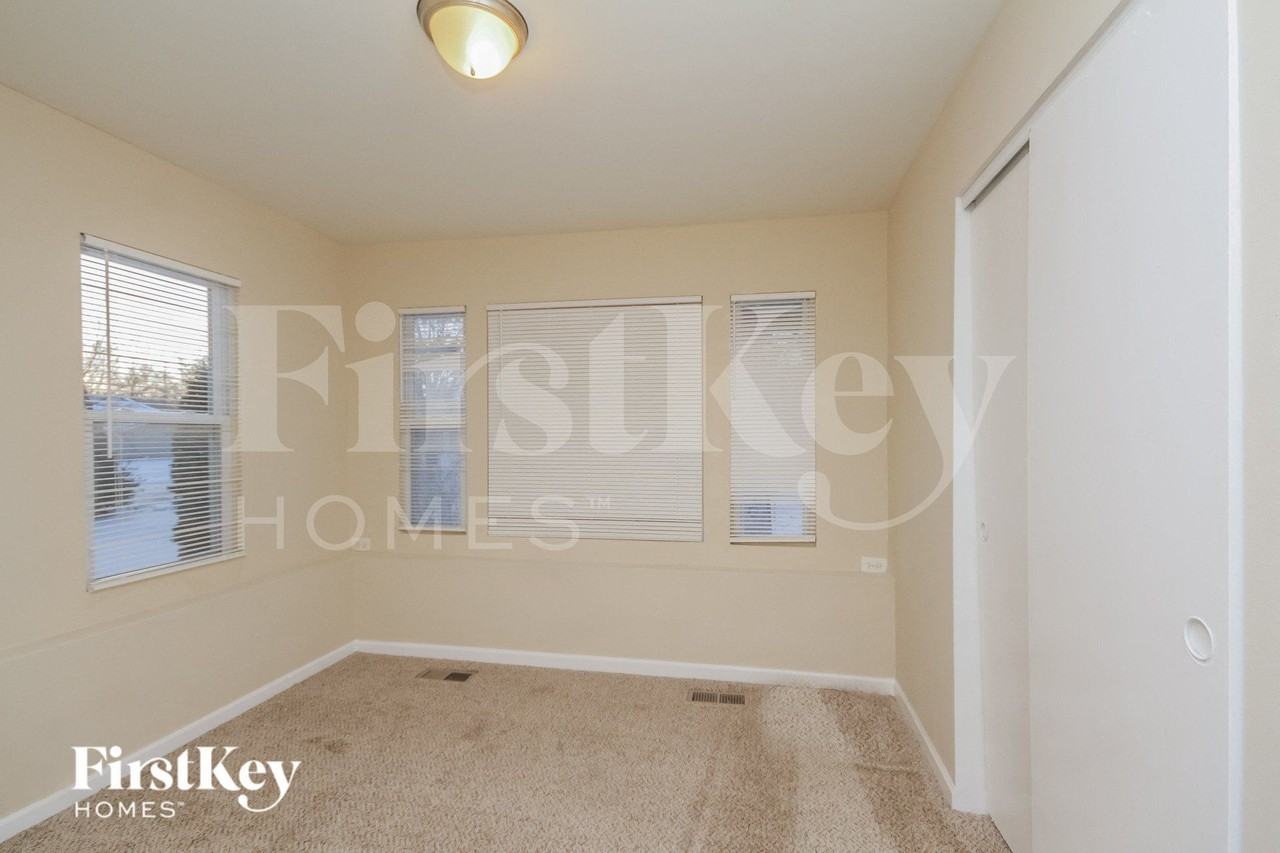 1910 Carmel Blvd #1 - Photo 7 of 16