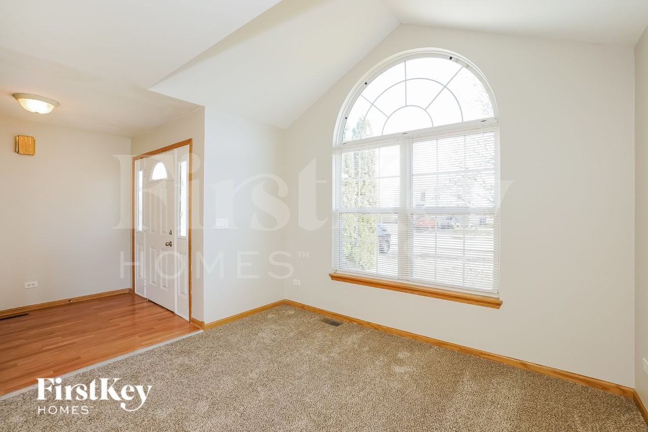 16460 Kingsbrook Dr - Photo 6 of 16