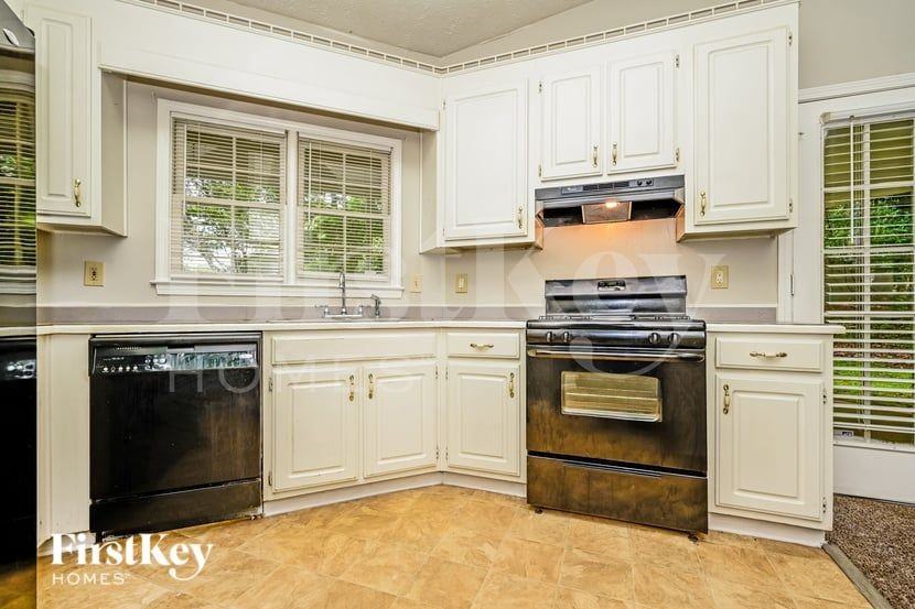 1411 Windy Hill Ct Se - Photo 5 of 16