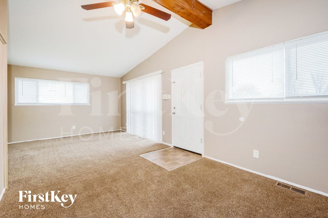 1295 Ensenada Dr - Photo 3 of 14