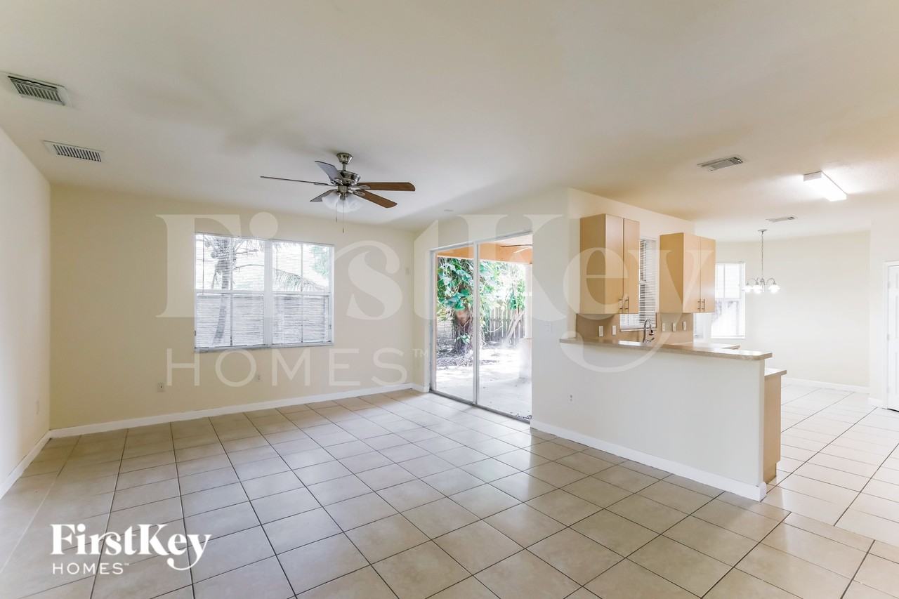 11912 Solana Rd - Photo 2 of 19