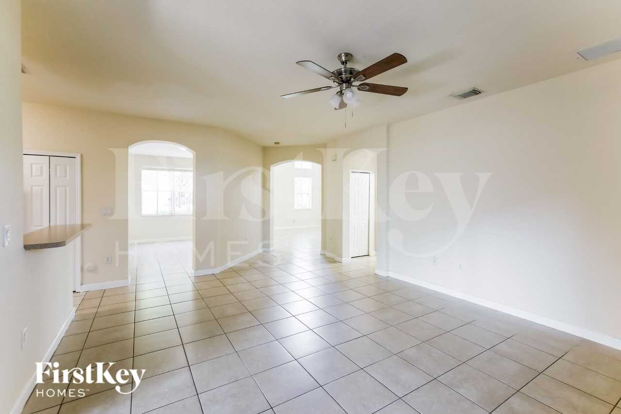 11912 Solana Rd - Photo 3 of 19