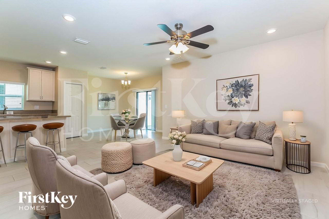 1051 Peta Way - Photo 4 of 19