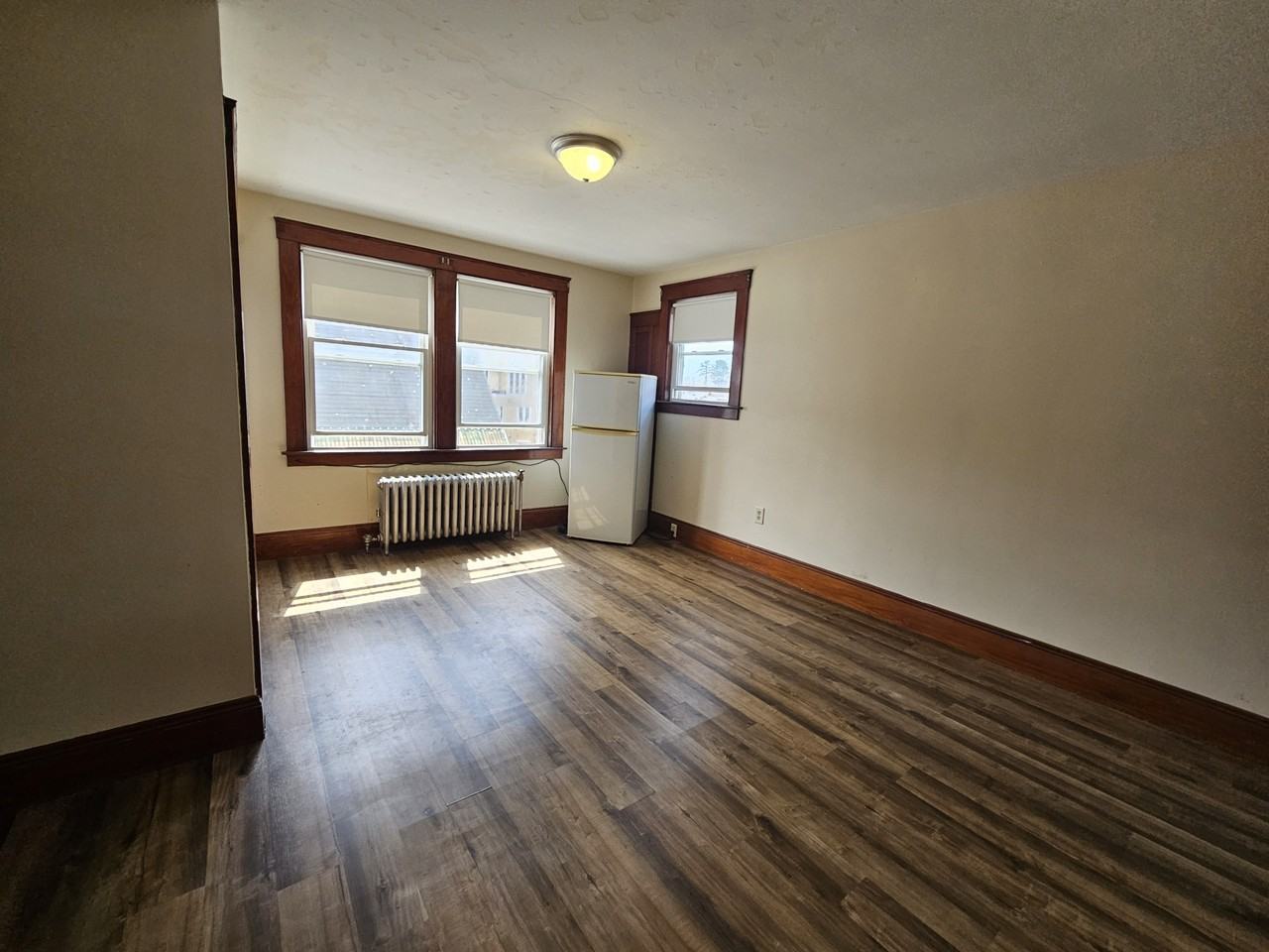 11 Green Street - Photo 2 of 6