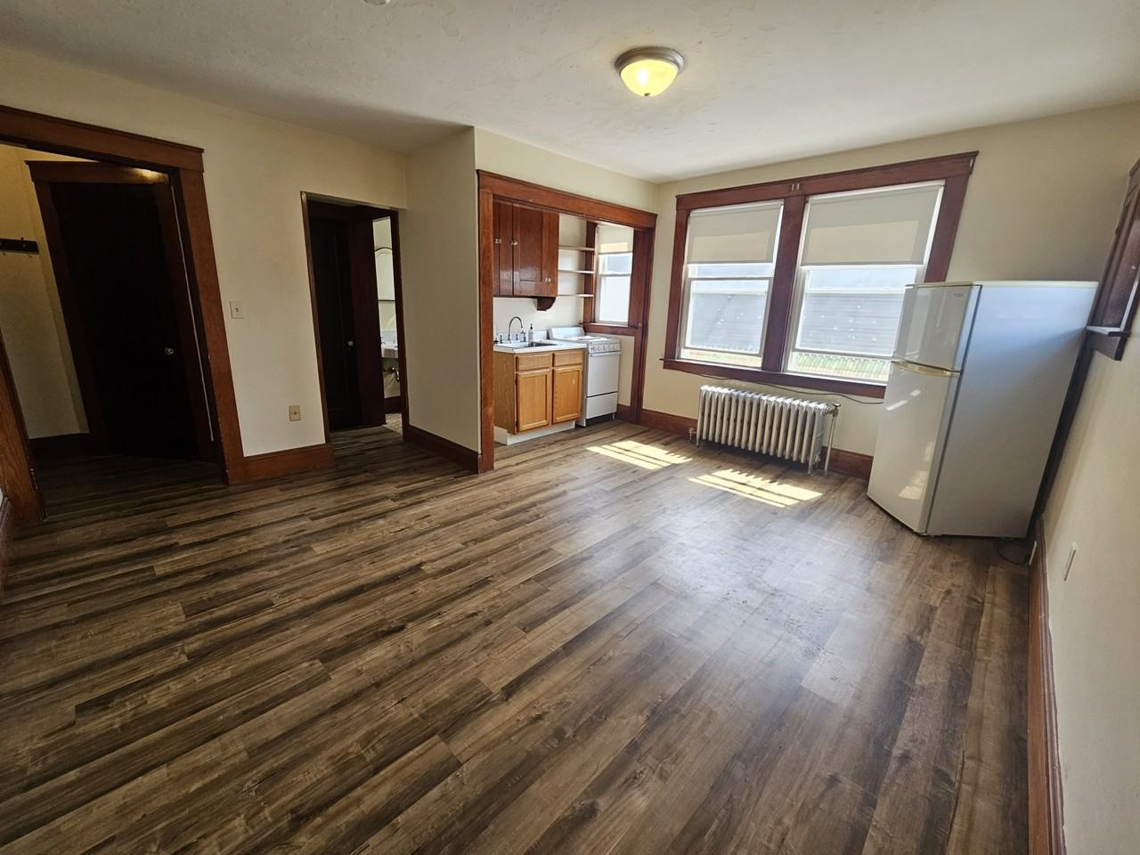 11 Green Street - Photo 3 of 6