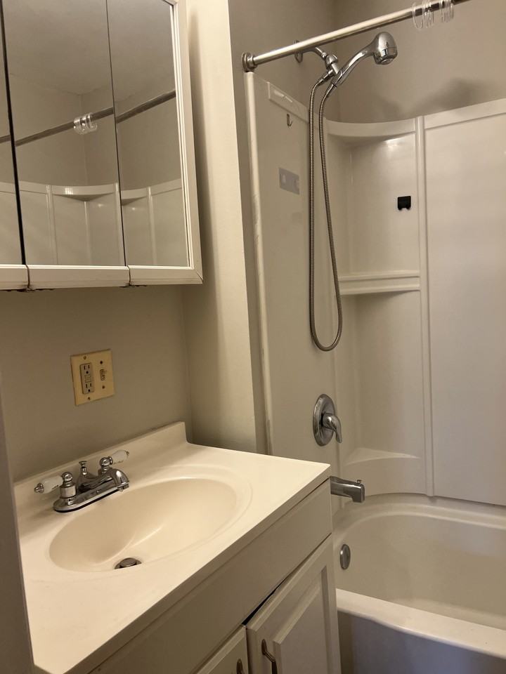 5300 East Dr - Photo 6 of 10
