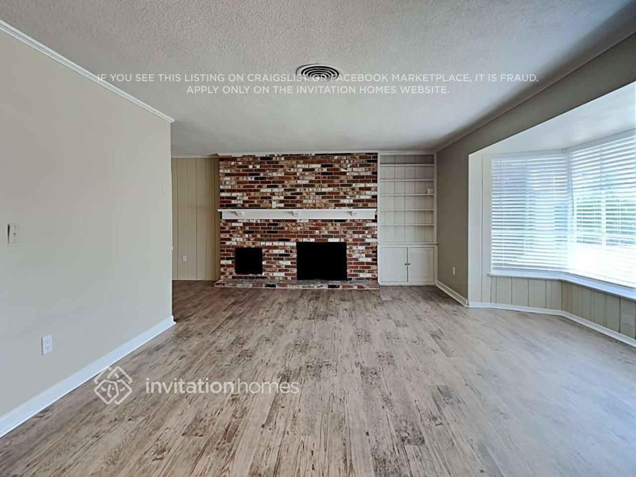 14298 Hetrick Cir S - Photo 5 of 23