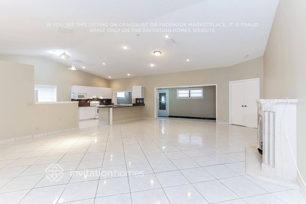 9575 Nw 25th Ct - Photo 5 of 19