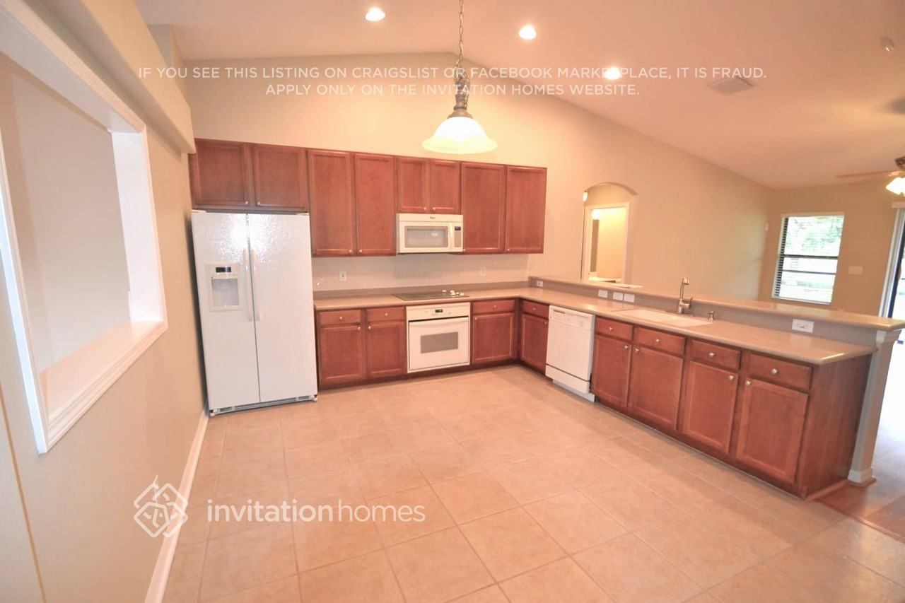15108 Princewood Ln - Photo 3 of 10