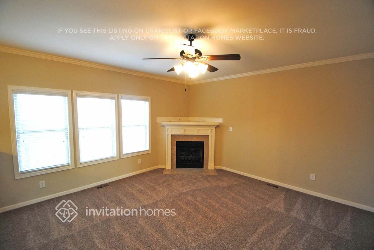 236 Ascott Ln - Photo 2 of 8