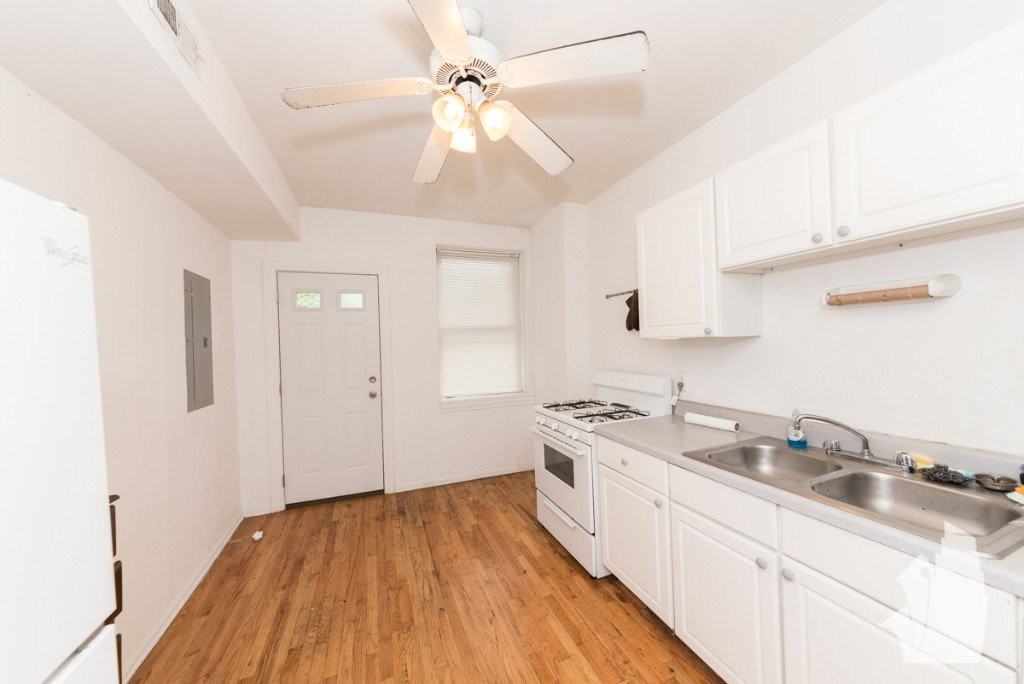 3820 N Sheffield Ave #3818-1 - Photo 3 of 8