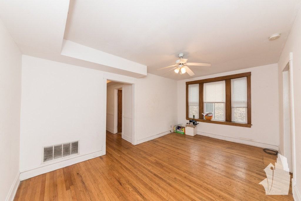 3820 N Sheffield Ave #3818-1 - Photo 7 of 8