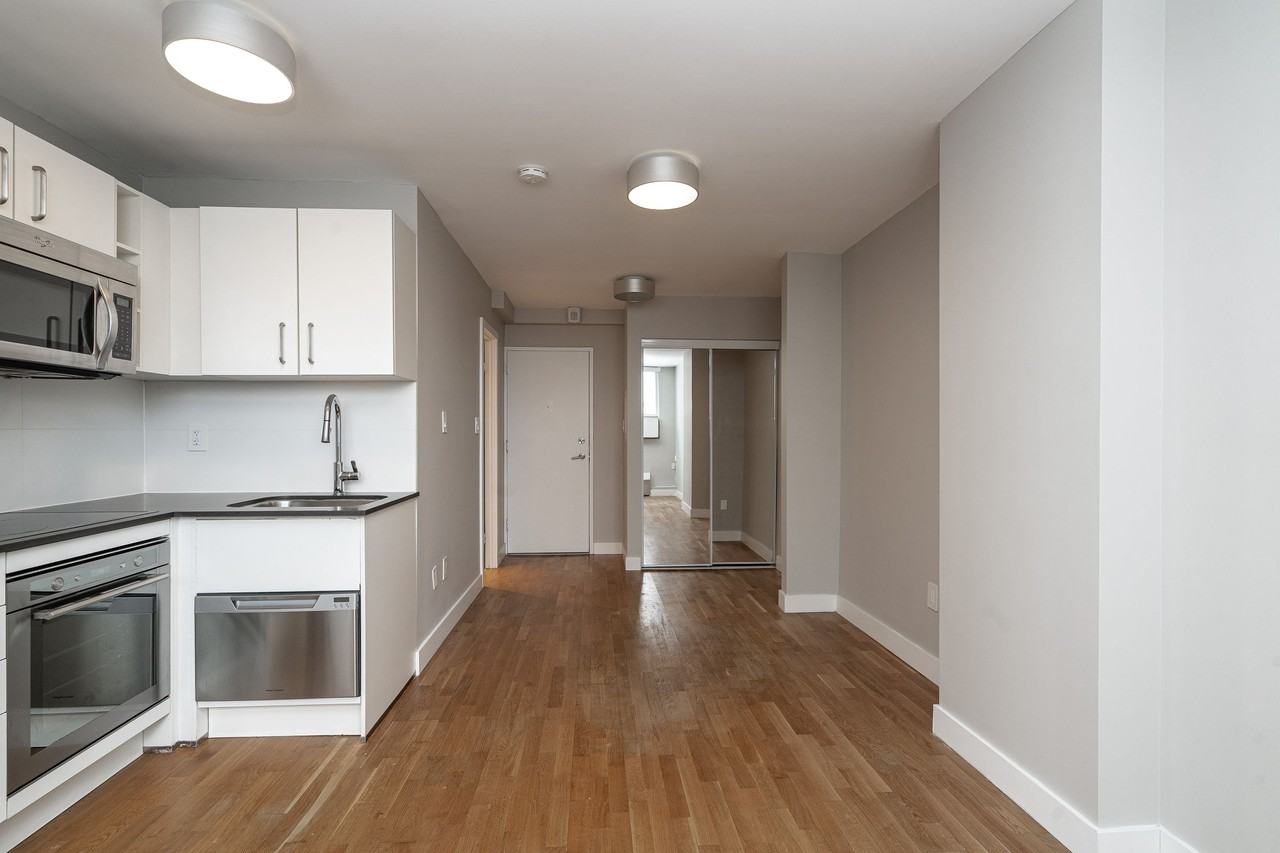 730 St. Clarens - Photo 2 of 50
