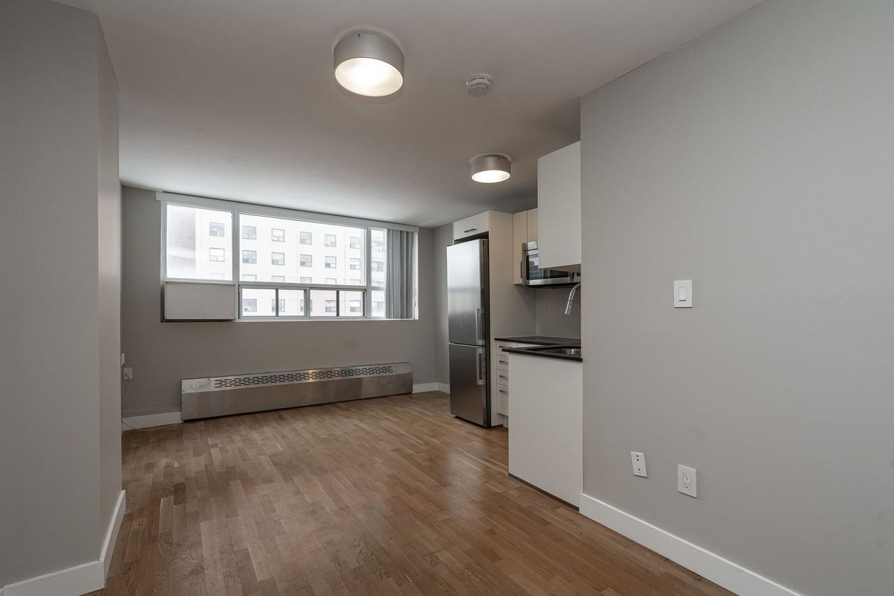730 St. Clarens - Photo 3 of 50