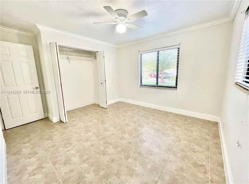 1010 N 31st Ct - Photo 7 of 8
