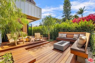 822 Superba Ave - Photo 1 of 1