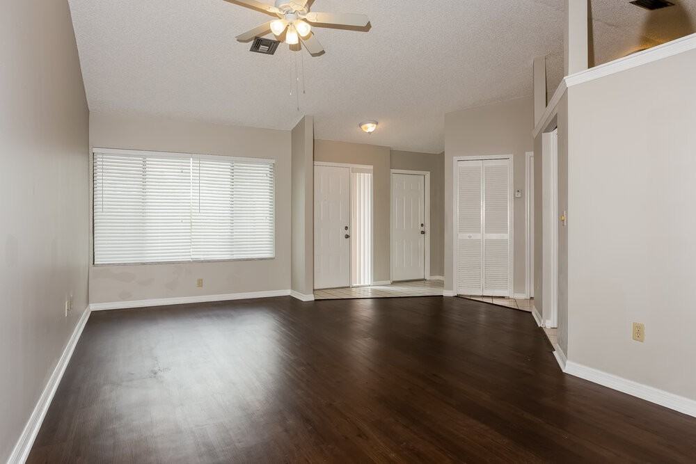 10902 Grandview Way - Photo 2 of 15