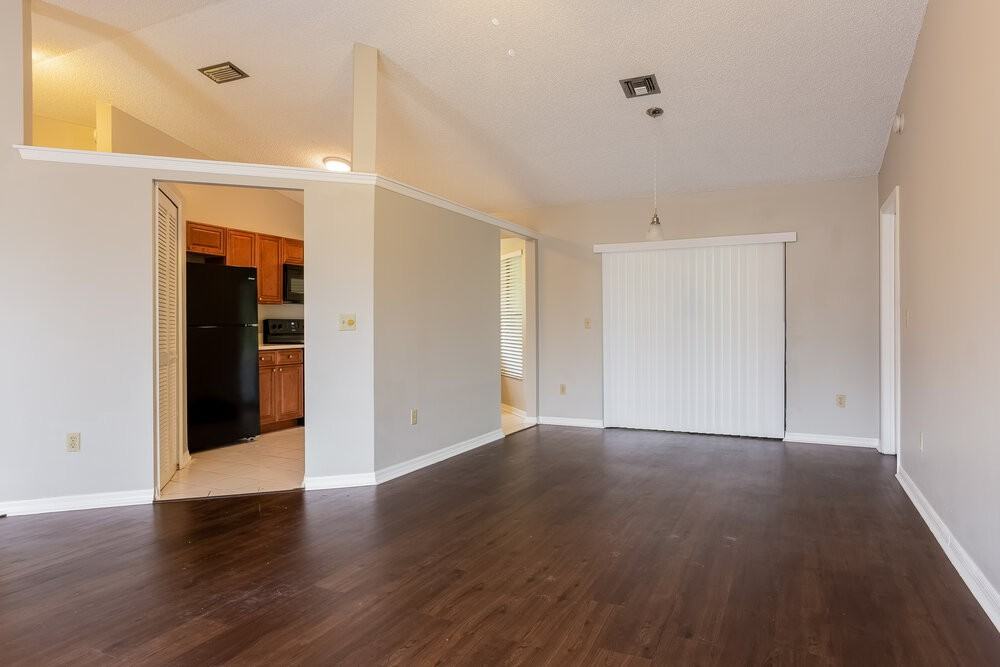 10902 Grandview Way - Photo 3 of 15