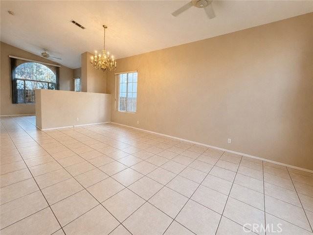 11625 Maynard Ave - Photo 2 of 8