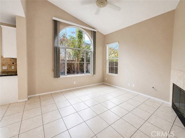 11625 Maynard Ave - Photo 3 of 8