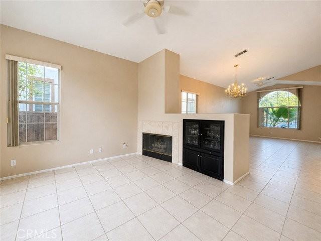 11625 Maynard Ave - Photo 4 of 8