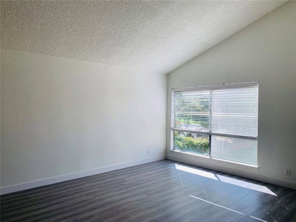 14751 Mulberry Ave - Photo 7 of 8