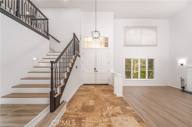 24961 Alicante Dr - Photo 2 of 8