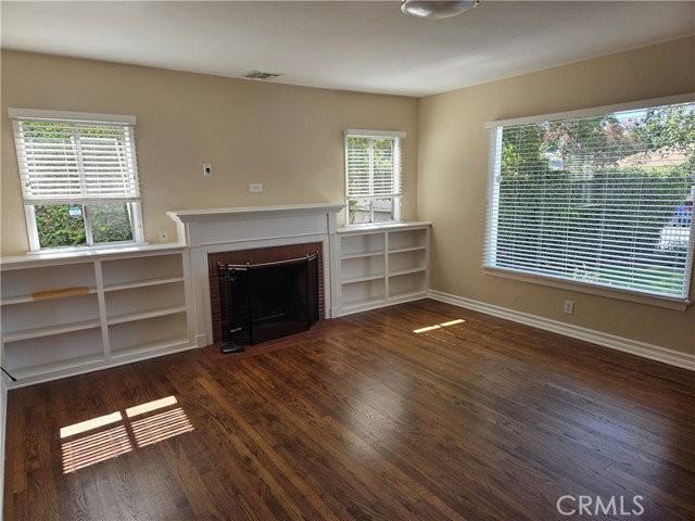 15219 Wyandotte St - Photo 7 of 8